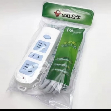 公牛606-1.8米插排