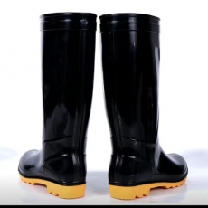 长筒雨鞋
